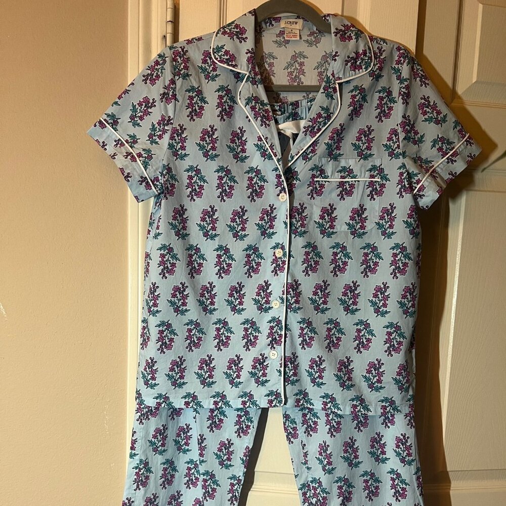 NWT Women's J.Crew Light Blue Floral Pajama Set Short Sleeve & Capri Pants Small